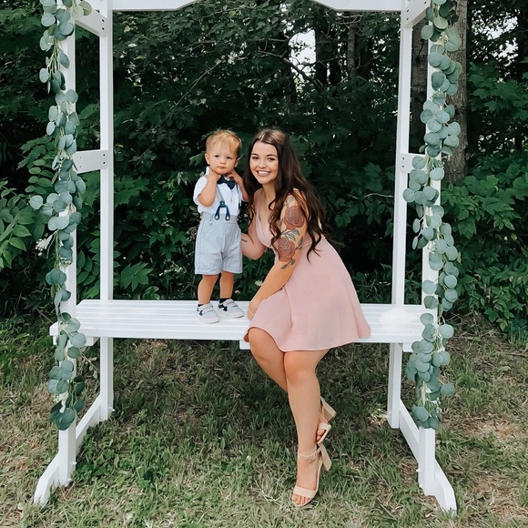 Meet your Posher, Ashley - Picture 1 of 1